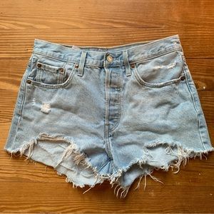 Women’s Levi’s Light Wash High Rise Denim Shorts